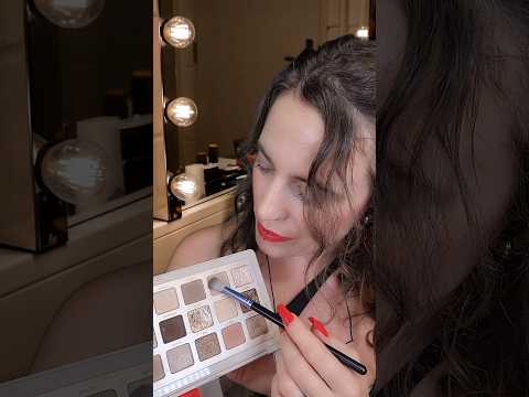 It's Showtime ✨️ 💄 #asmr #asmrvideos #shorts #makeup