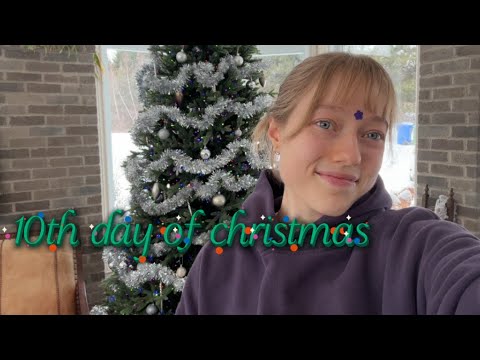 on the 10th day of christmas, i did asmr with my xmas tree (lofi, tapping, scratching) 
