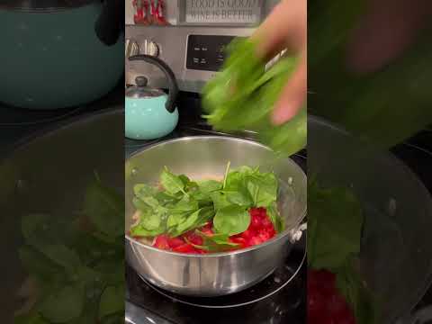 ASMR cooking chicken pesto pasta 🍝🍅  #asmr #asmrsounds #food #kitchenasmr