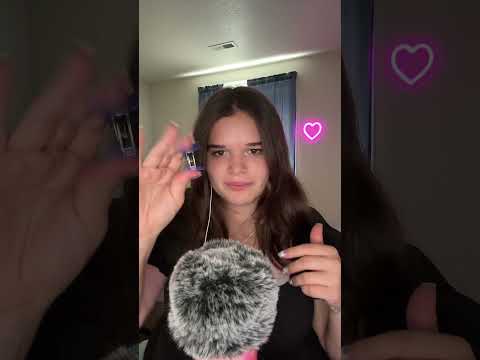 ASMR Triggers but They're all BLUE! #asmrfidget #asmrwhispering #asmrtingles