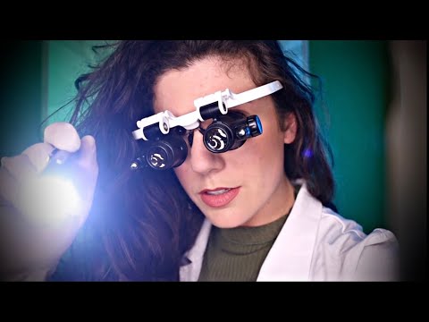 ASMR | EXAME OTOSCÓPIO DETALHADO NO OUVIDO 