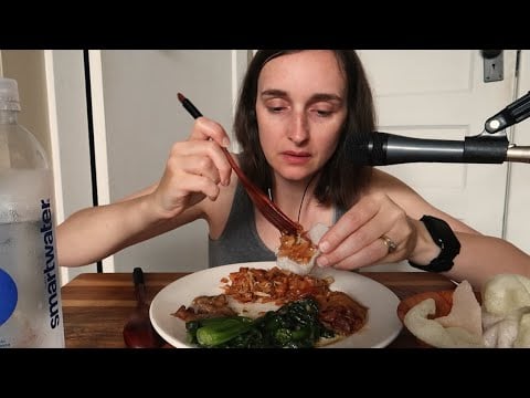 Eating Chinese Broccoli, Beef Ho Fun & Prawn Crackers! Eat a Full Meal With Me ASMR ♥