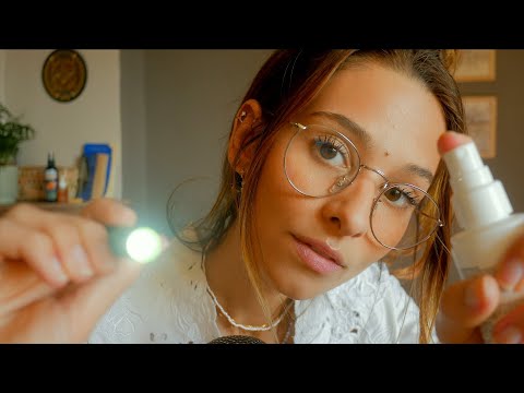 ASMR FRANÇAIS - Séance de dermatologie et soin (examen médical et attention personnelle)