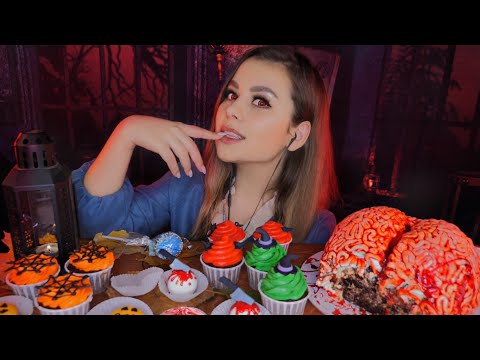 ЗВЕРСКИ ВКУСНО 🎃🩸 | В гостях у Королевы Вампиров | ASMR Eating Halloween food | Mukbang