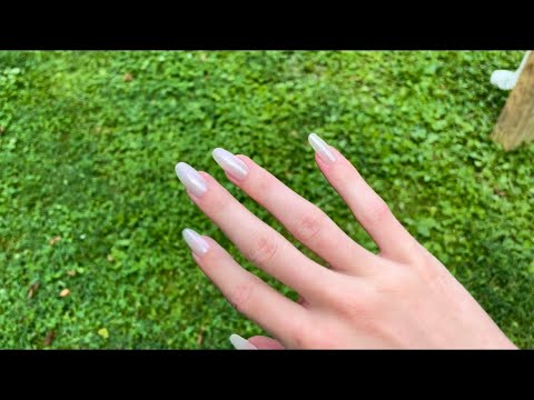 🌳Asmr Outside🌳(buildup tapping/scratching to camera , wood sounds, and cement scratching/tapping)