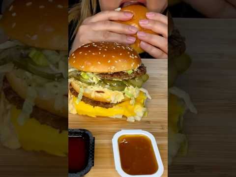 Eating McDonald’s Chicken #asmr #mcdonalds #chicken