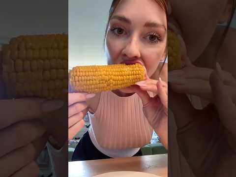 My favorite summer snack 🌽 #corn #asmr #eatingasmr