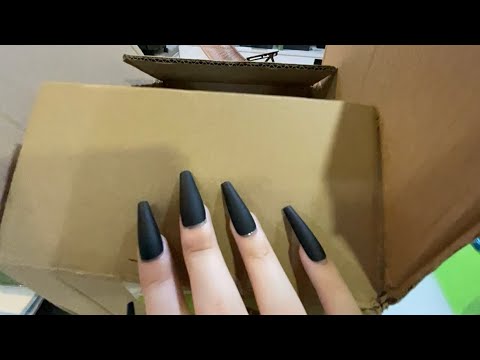 [ASMR] Tapping and Scratching around my house💅🏻