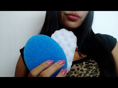 ASMR - Sons de esponja e água (sussurros) *sponge and water*