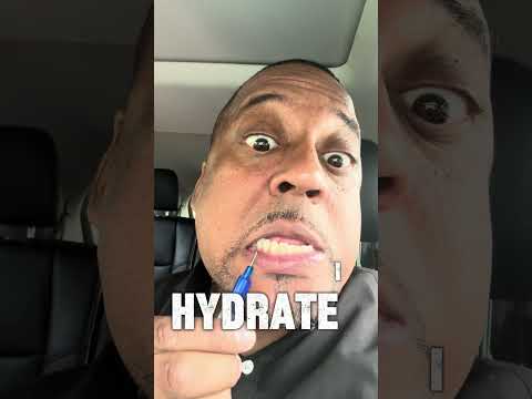 Red Light Routine: This Guy Uses Every Stoplight Like a Spa Day 😂