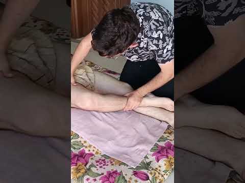 Turkish massage that relieves tension in the quadriceps #satisfying #relaxing #asmr #shorts #massage