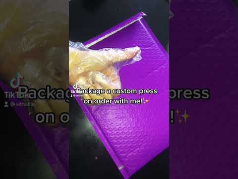 Watch me package a custom press on order!✨ IG: @wthallie