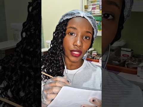 ASMR POV - LIMPANDO  SEU OUVIDO NO POSTINHO DO BAIRRO #asmr #humor #shorts #shortvideo