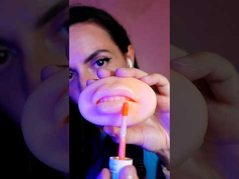 TOMO TU BOCA Y TE APLICO BRILLO DE LABIOS! 😘 #asmr #asmrespañol