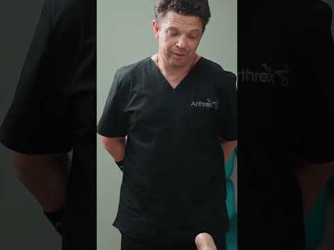 Unique myostimulation to treat Lisa's back #backpain