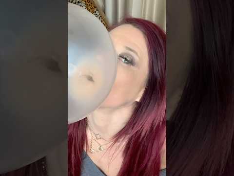 Messy Bubble Gum Blowing #bubblegumblowing #blowingbubblegumbubbles #bubblegum