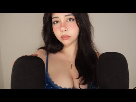 Close-Up Face Touching + Mic Scratching 💤 Tingly ASMR