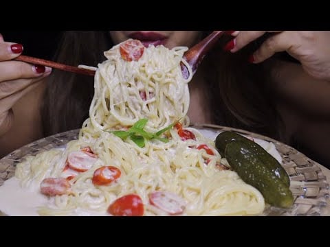 ASMR REALLY CREAMY CHEESY ALFREDO SPAGHETTI ENOKI MUSHROOMS CRUNCHY MUKBANG #asmr #mukbang #pasta