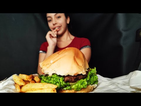 ASMR Español | COMIENDO UNA RICA HAMBURGUESA Y PAPAS CRUJIENTES