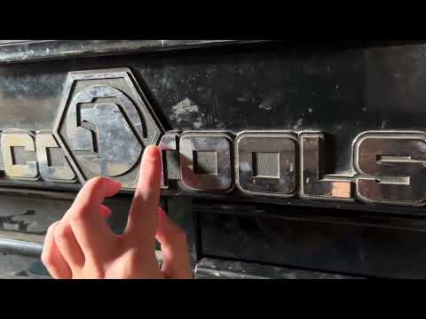  lofi asmr in the garage short n sweet - tapping, tracing scratching