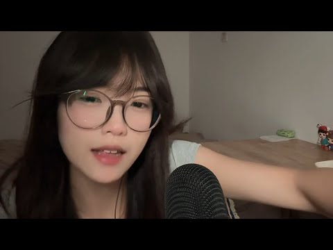ASMR | Mouth Sounds & Tapping 😘