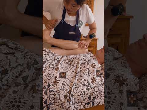 ASMR: Il Massaggio Sportivo Balinese Più FORTE di Sempre! #shorts