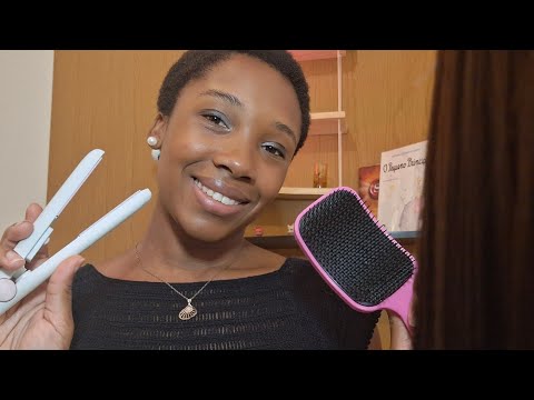 ASMR POV/ MÃE ESCOVANDO, FAZENDO CHAPINHA E PENTEADO NO SEU CABELO PARA A ESCOLA (caseirinho)