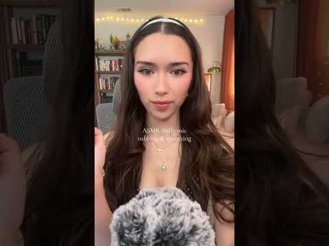 #ASMR fluffy mic rubbing & squeezing 🎱