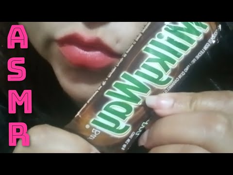 ASMR - Comiendo chocolate 🍫 (video borrado y resuvido)😅