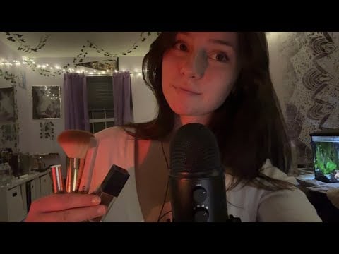 ASMR Roleplay | Doing Your Makeup But I have No Idea What I'm Doing🤷🏻‍♀️💄