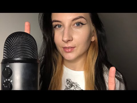 ASMR| TONGUE CLICKING AND FINGER TRACING