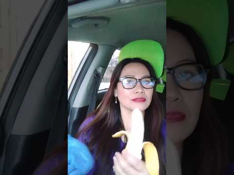 JUST EAT BANANA#shortsfeed #snow #shortsfeed #everyone #mukbang