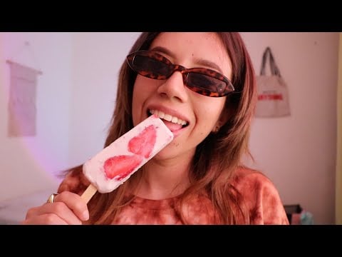ASMR comiendo paleta de hielo *fresa de leche* 🍓