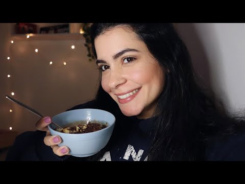 ASMR COMENDO CALDINHA COM BOLO