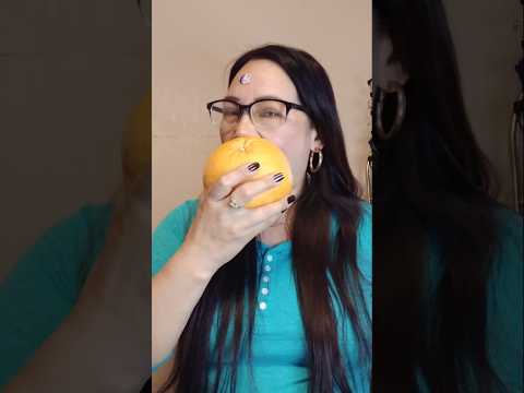 EATING BIG GRAPE FRUIT #everyone #shortsfeed #mukbang #eating #challenge #grapefruits #crazylady