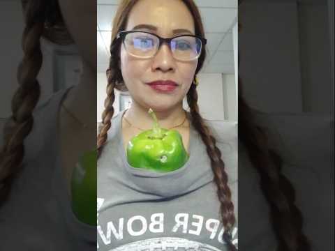 Eating sweet and crunchy bell pepper #mukbang #everyone #shortsfeed #food #eating #crazy