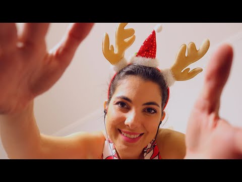 ASMR: EMBRULHANDO VOCÊ DE NATAL