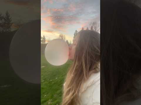 #asmr #bubbles #bubblegum #asmrurstar