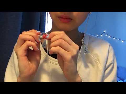ASMR gum chewing, lipgloss and mascara pumping