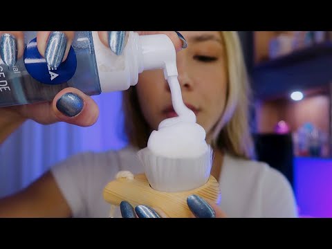 ASMR - DRA EXAMINANDO E TRATANDO DA SUA PELE ✨