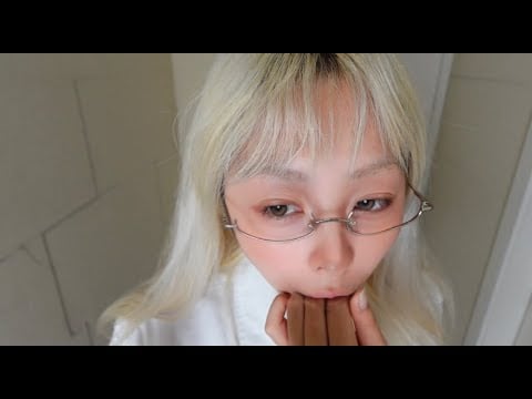 ASMR mouth sounds(lips),teeth scratching,nails biting