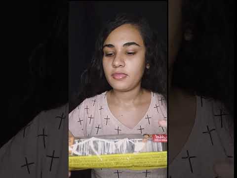 ASMR COMENDO PÃO DE MEL #asmr #asmrportuguês #asmrboca #somdemastigação #shortvideo #viralshort