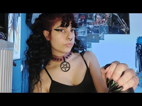 ASMR hand sounds + mic rubbing/ gripping | fast and aggressive (very chaotic but tingly)