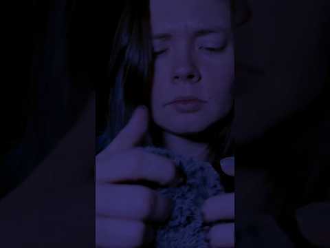 ASMR Scalp Searching vs. Scalp Massaging #asmr #relax #asmrtriggers #tingles