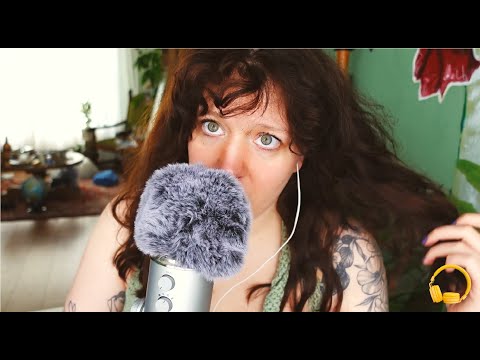 20 minuts of wet mouth sounds for intense tingels