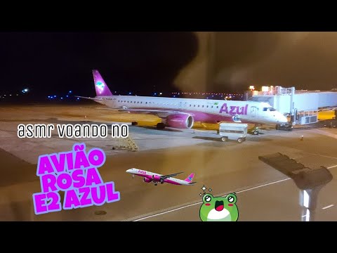 (ASMR PORTUGUÊS) VOANDO no AVIÃO ROSA da AZUL °Binaural°