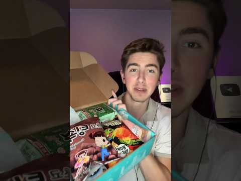 Trying Korean Snacks #asmr #mukbang #eatingsounds #snacks #trytreats