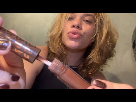 ASMR FAST AGGRESSIVE passando gloss em você | personal attention + sons de gloss + mouth sounds