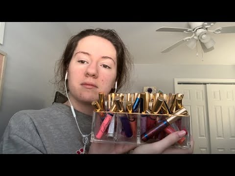 asmr | lipgloss collection! ￼👄  (tapping, pumping sounds, application)