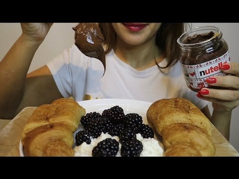 ASMR NUTELLA CROISSANT / WHIPPED CREAM / BLACKBERRIES / no talking / CREMA ASMR #asmr #croissant